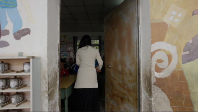 如何通过快手投放这类的广告呢？