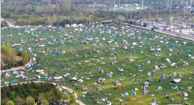 露营话题热度的持续攀升，这背后或多或少都有一些客观原因。